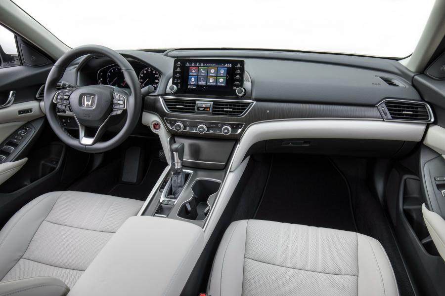 Торпедо Honda Accord Touring 1.5T 2017 года  (NA) (фото 33 из 33)